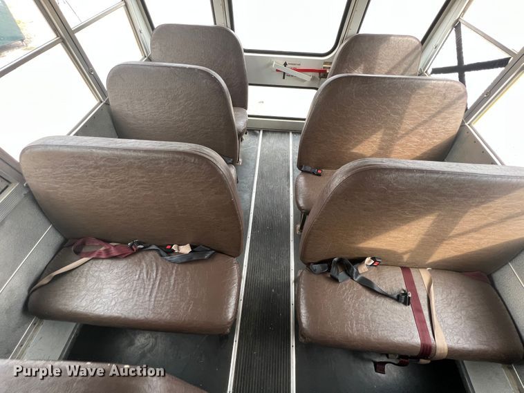 image for item HX9981 1998 Chevrolet Express G3500  school bus