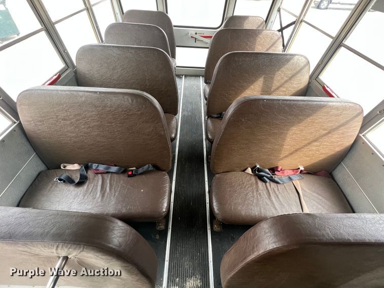 image for item HX9981 1998 Chevrolet Express G3500  school bus