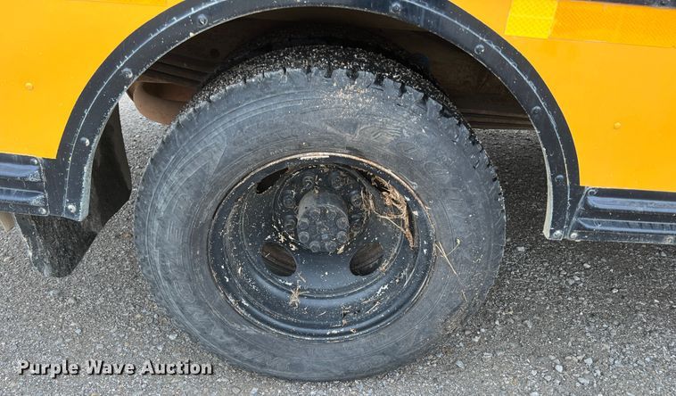 image for item HX9981 1998 Chevrolet Express G3500  school bus