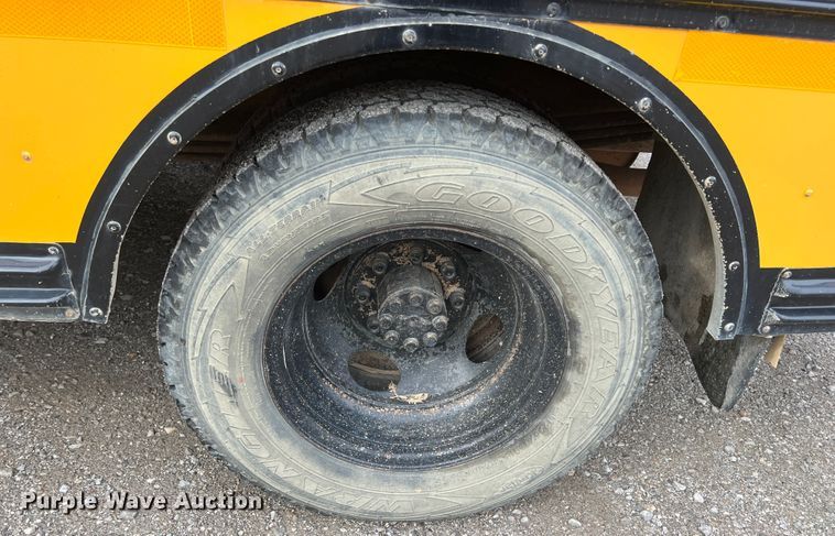 image for item HX9981 1998 Chevrolet Express G3500  school bus