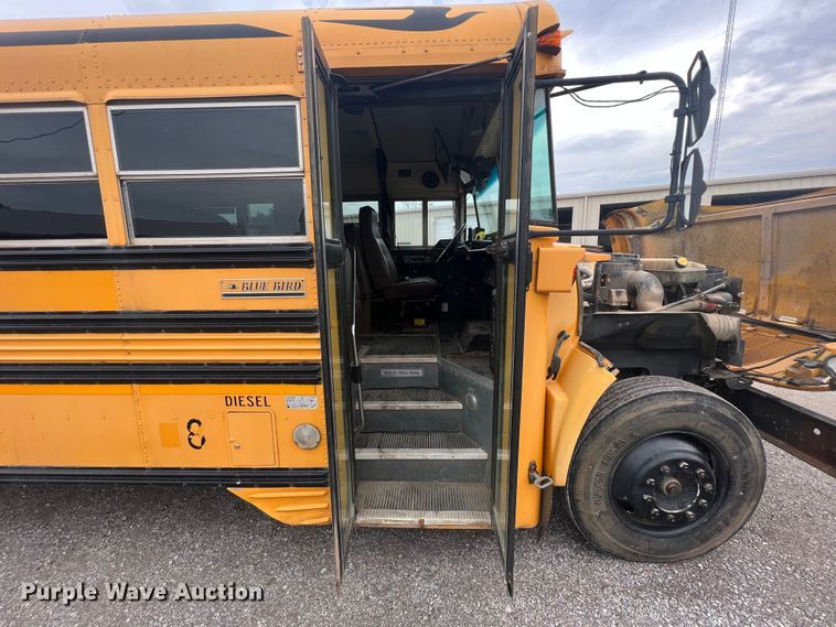 image for item HX9982 1997 Chevrolet B7 Bluebird  school bus