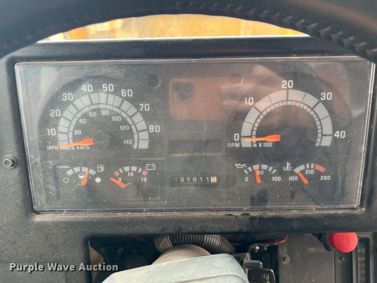 image for item HX9982 1997 Chevrolet B7 Bluebird  school bus