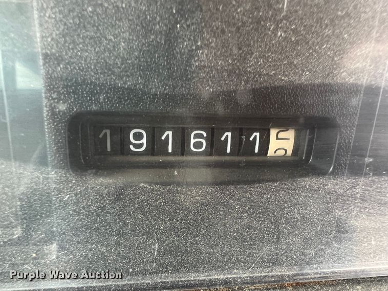 image for item HX9982 1997 Chevrolet B7 Bluebird  school bus