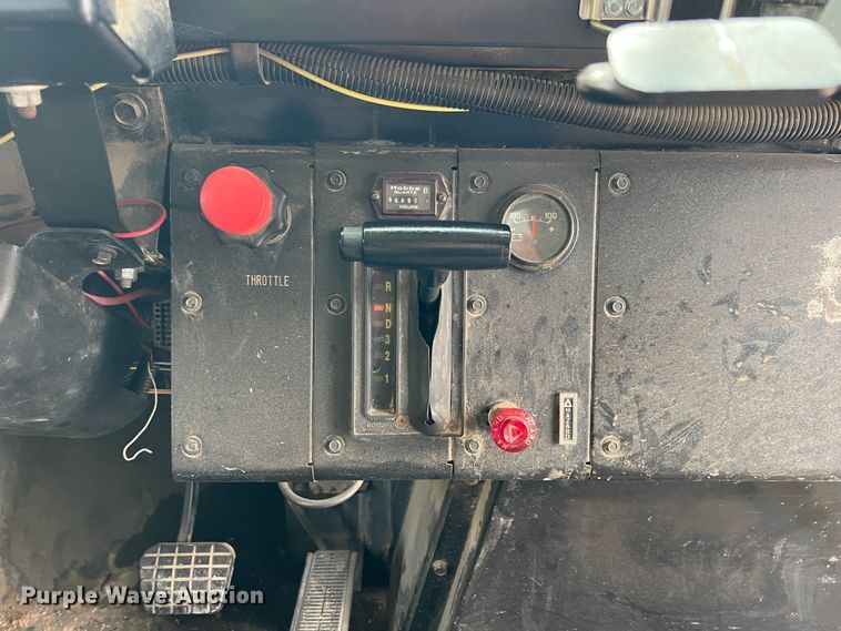 image for item HX9982 1997 Chevrolet B7 Bluebird  school bus