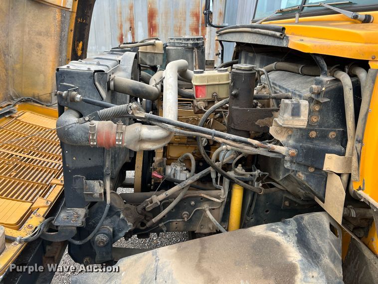 image for item HX9982 1997 Chevrolet B7 Bluebird  school bus