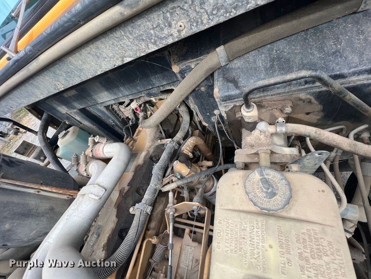 image for item HX9982 1997 Chevrolet B7 Bluebird  school bus