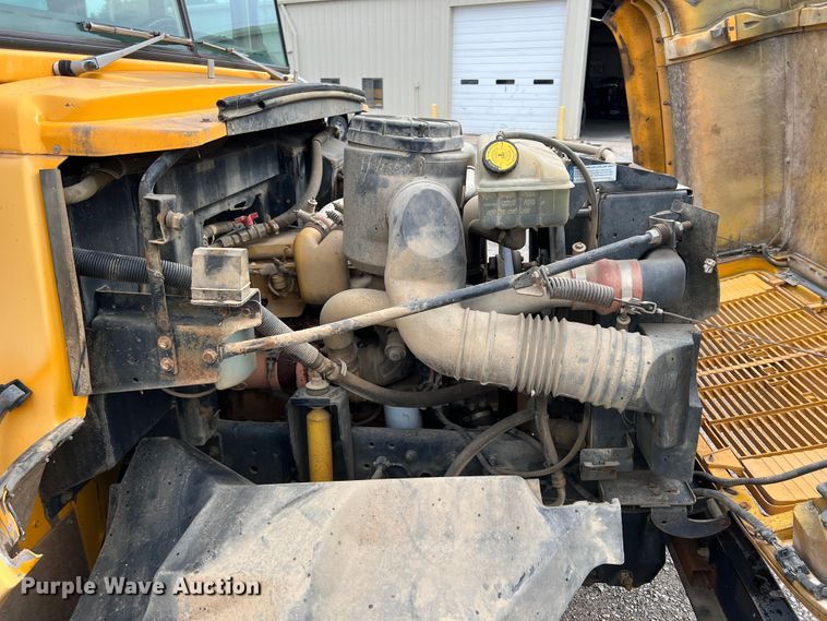 image for item HX9982 1997 Chevrolet B7 Bluebird  school bus