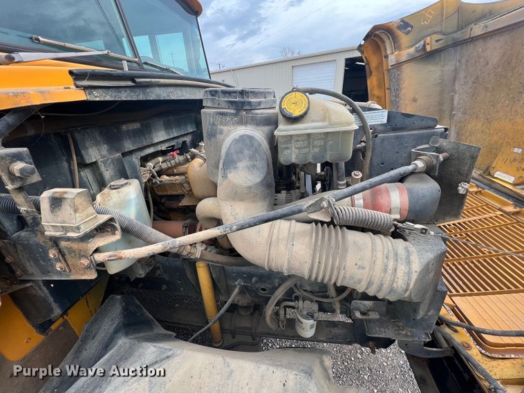 image for item HX9982 1997 Chevrolet B7 Bluebird  school bus