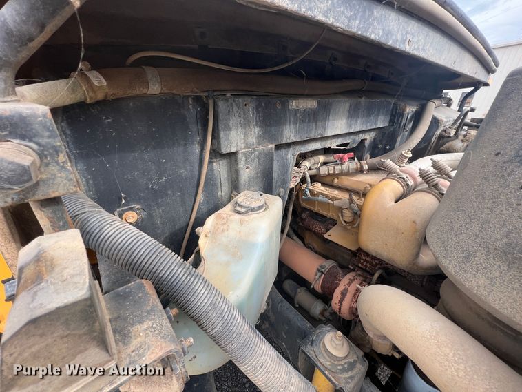 image for item HX9982 1997 Chevrolet B7 Bluebird  school bus