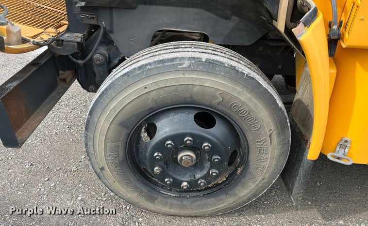 image for item HX9982 1997 Chevrolet B7 Bluebird  school bus