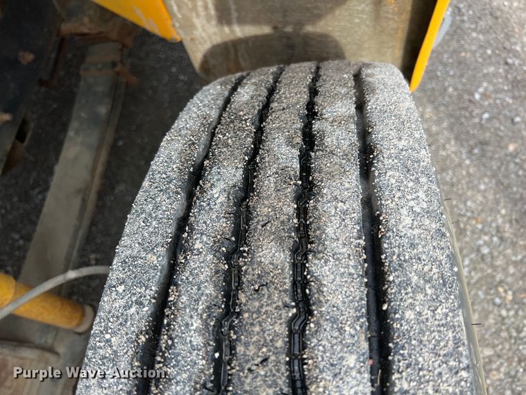 image for item HX9982 1997 Chevrolet B7 Bluebird  school bus