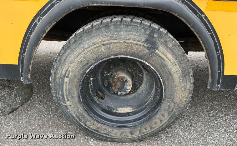 image for item HX9982 1997 Chevrolet B7 Bluebird  school bus