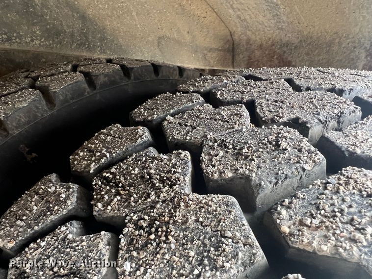 image for item HX9982 1997 Chevrolet B7 Bluebird  school bus