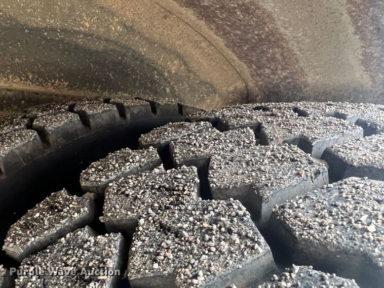 image for item HX9982 1997 Chevrolet B7 Bluebird  school bus