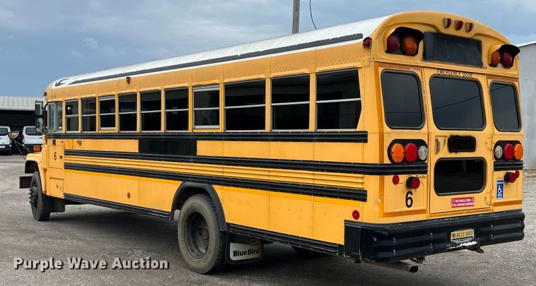 image for item HX9983 2002 Chevrolet B7000 Bluebird  school bus