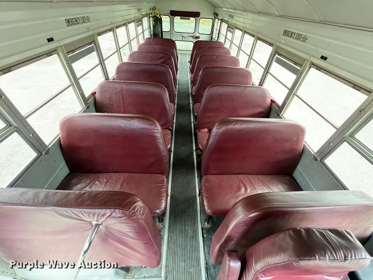 image for item HX9983 2002 Chevrolet B7000 Bluebird  school bus