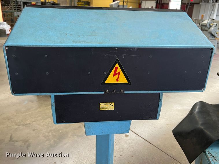 image for item IA9237 Hurco  milling machine