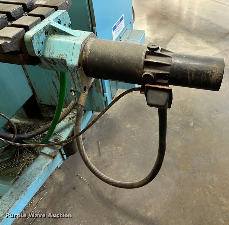 image for item IA9237 Hurco  milling machine