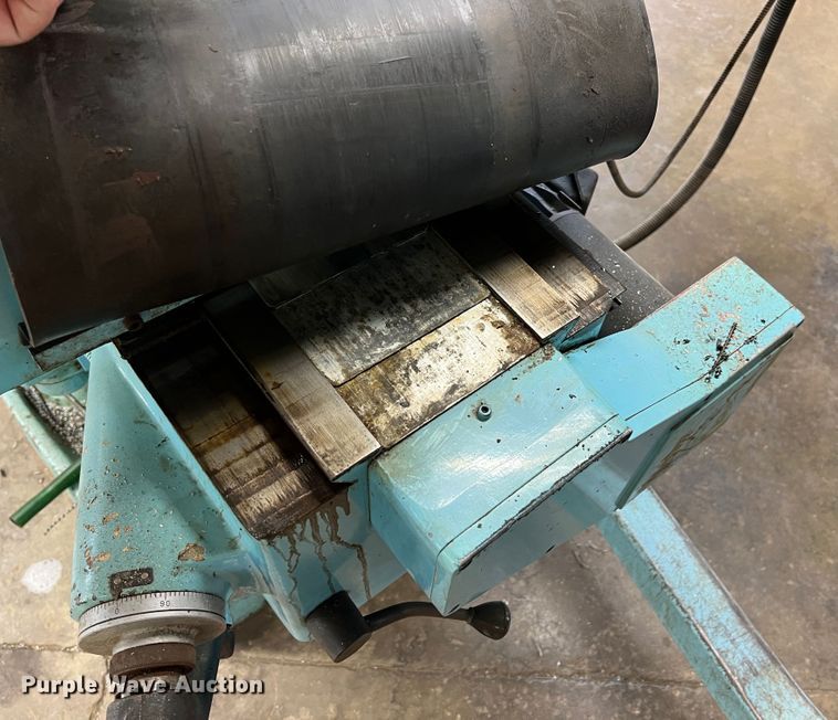 image for item IA9237 Hurco  milling machine