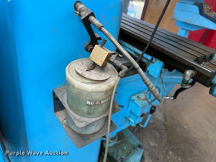 image for item IA9237 Hurco  milling machine