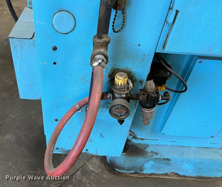 image for item IA9237 Hurco  milling machine