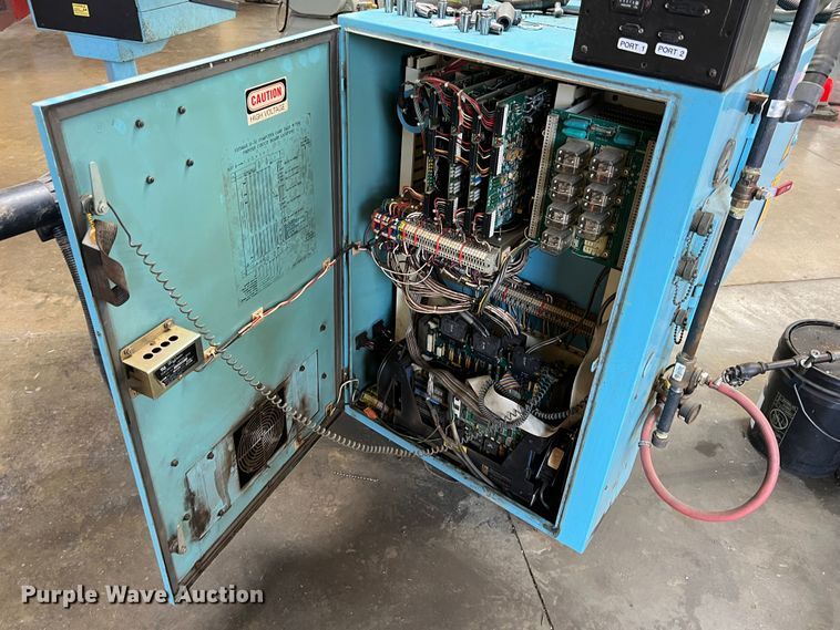 image for item IA9237 Hurco  milling machine