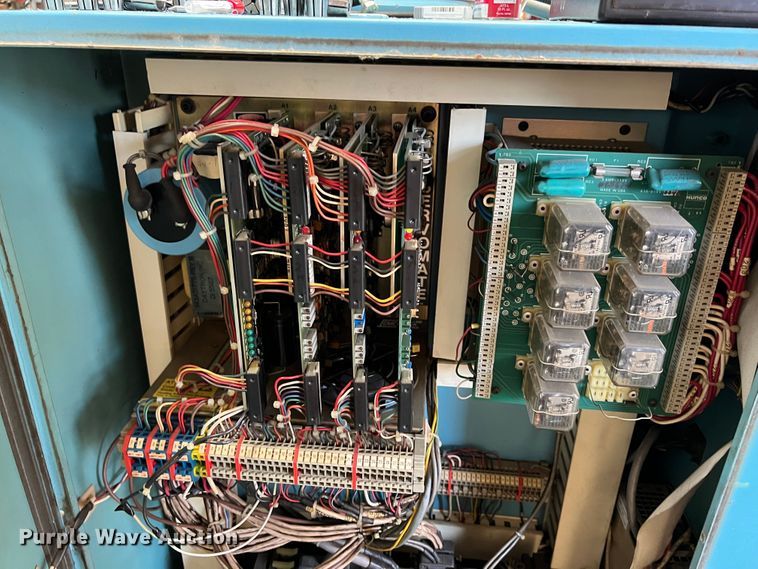 image for item IA9237 Hurco  milling machine