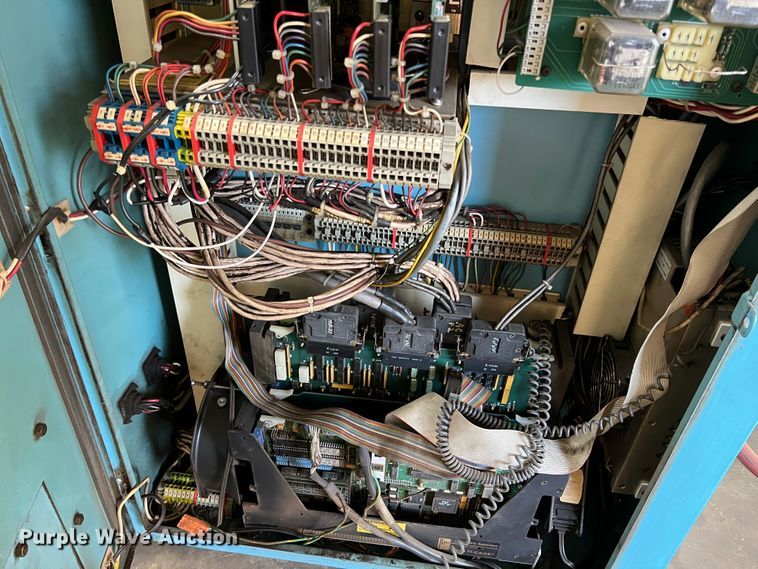 image for item IA9237 Hurco  milling machine