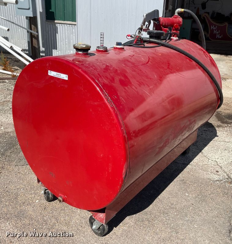 Fuel tank in Stockton, KS Item JD9276 sold Purple Wave