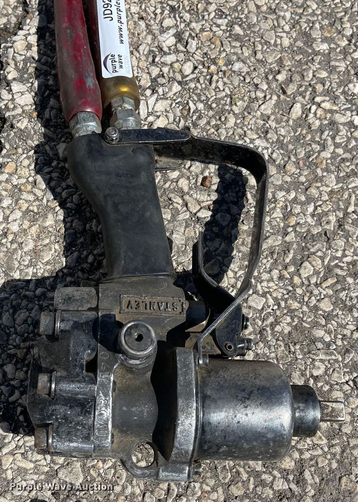 image for item JD9277 1/2" hydraulic impact gun