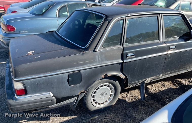 image for item JD9297 1989 Volvo 240 DL