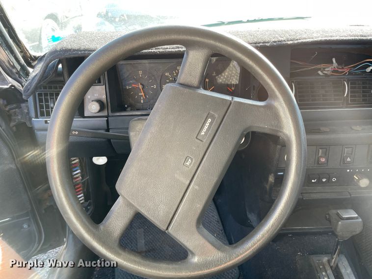image for item JD9297 1989 Volvo 240 DL