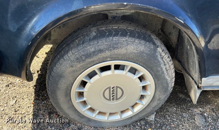 image for item JD9297 1989 Volvo 240 DL