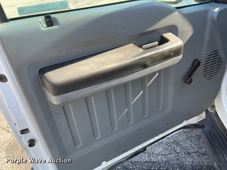 image for item JD9309 2011 Ford F250 Super Duty XL  SuperCab pickup truck