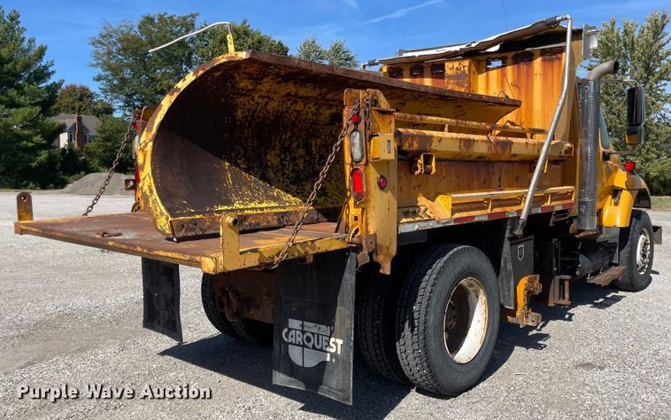 image for item JD9312 2006 International 7400  dump truck