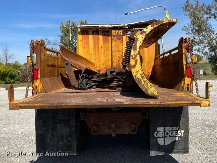 image for item JD9312 2006 International 7400  dump truck