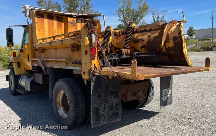 image for item JD9312 2006 International 7400  dump truck