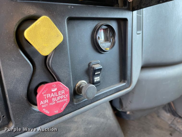 image for item JD9312 2006 International 7400  dump truck