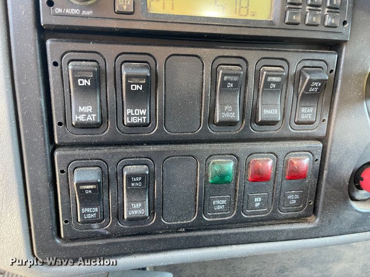 image for item JD9312 2006 International 7400  dump truck