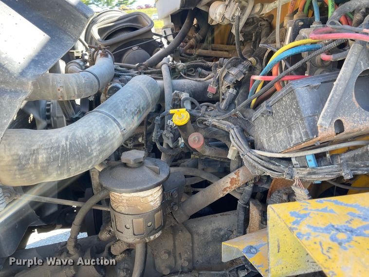 image for item JD9312 2006 International 7400  dump truck