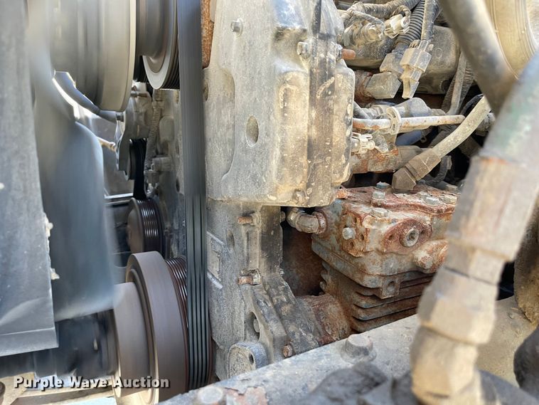 image for item JD9312 2006 International 7400  dump truck