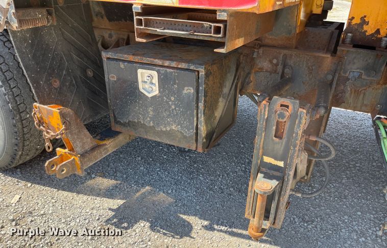 image for item JD9312 2006 International 7400  dump truck