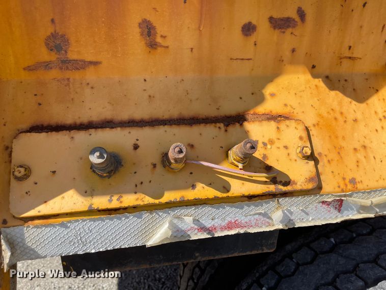 image for item JD9312 2006 International 7400  dump truck