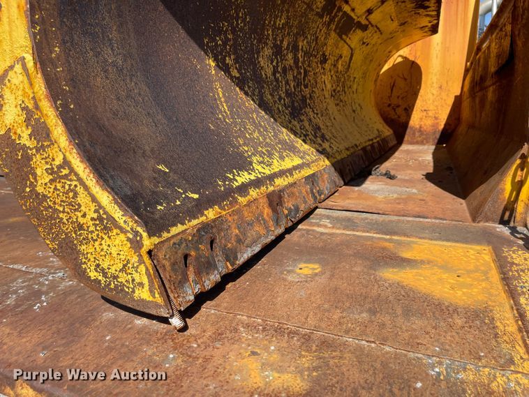 image for item JD9312 2006 International 7400  dump truck