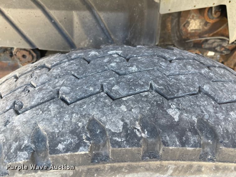 image for item JD9312 2006 International 7400  dump truck