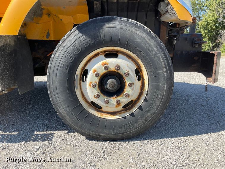 image for item JD9312 2006 International 7400  dump truck