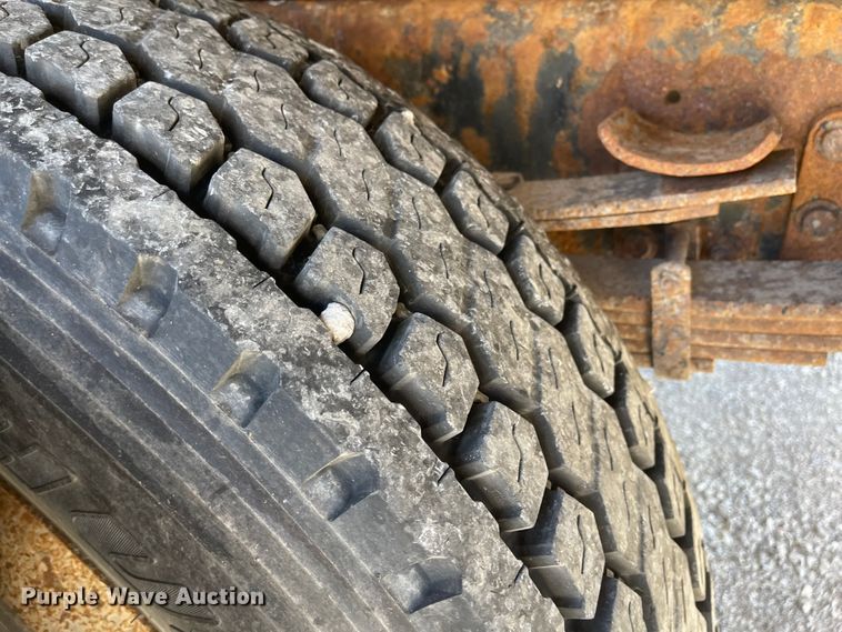 image for item JD9312 2006 International 7400  dump truck