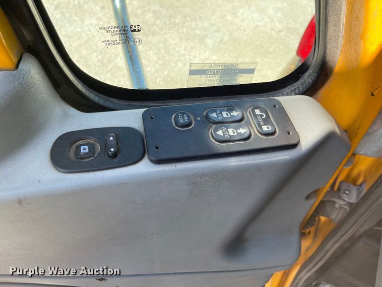 image for item JD9313 2005 International 7400  dump truck