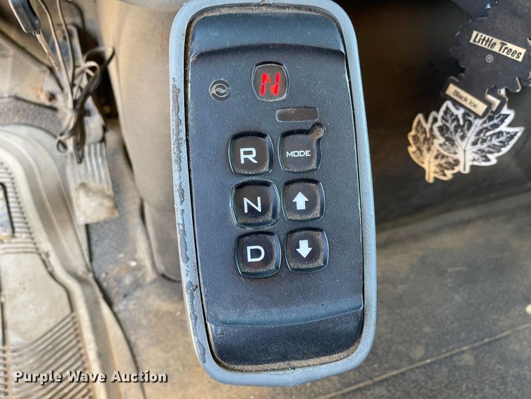 image for item JD9313 2005 International 7400  dump truck