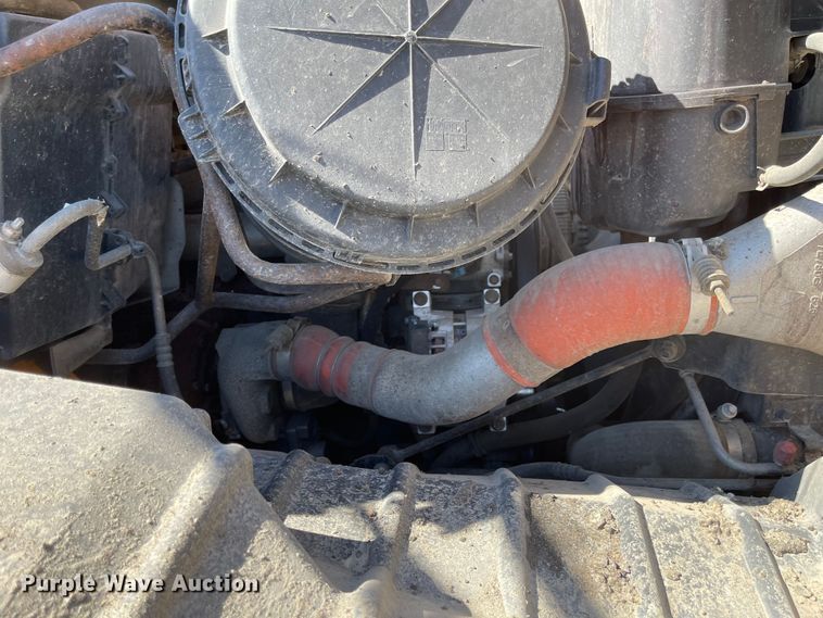 image for item JD9313 2005 International 7400  dump truck